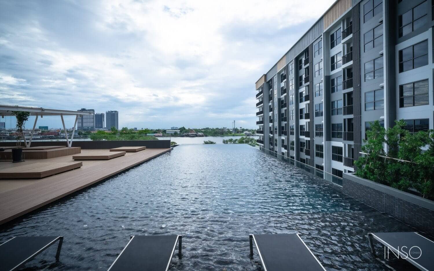 The Politan Rive by Everland 11